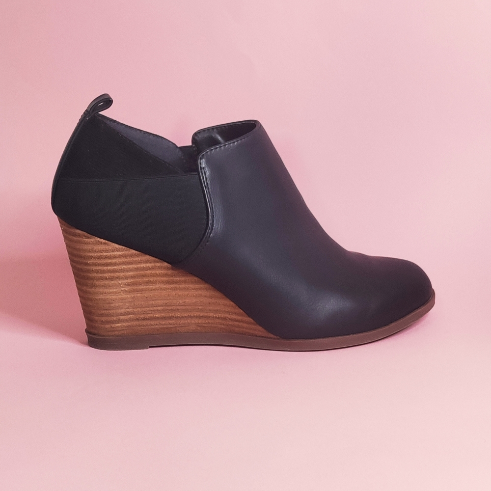 Dr. Scholl's size 9 black booties